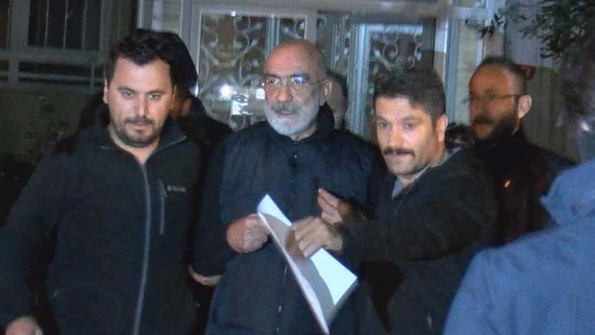 Ahmet Altan gözaltına alındı! Adliyeye çıkarılacak
