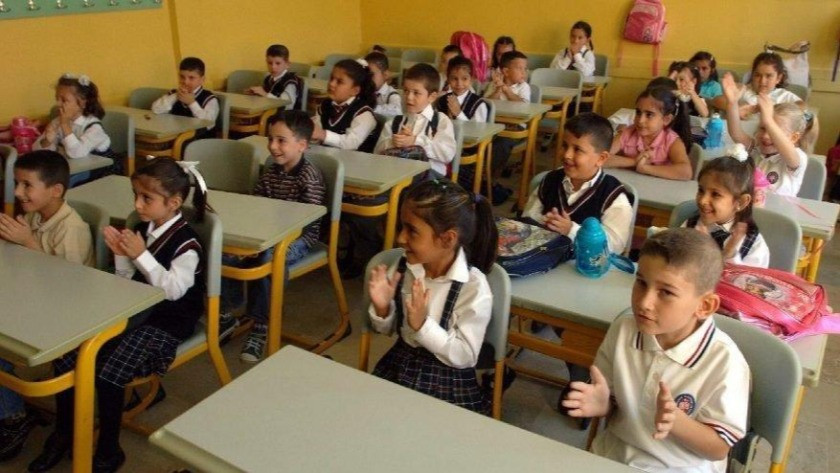 77 gün sonra okula dönüş Deprem bölgesinde ders yeniden başladı..