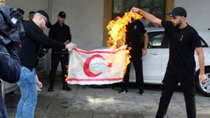 KKTC bayrağının yakılmasına Dışişleri Bakanlığı'ndan kınama
