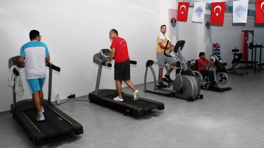 Mersin’deki engelliler sporla sosyalleşiyor