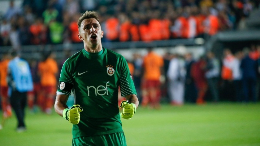 Galatasaray, Fernando Muslera'nın lisansı askıya aldı