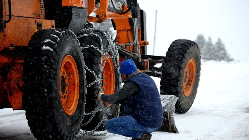 Uludağ’da sezona günler kala kar başladı, rezervasyonlar kilitlendi