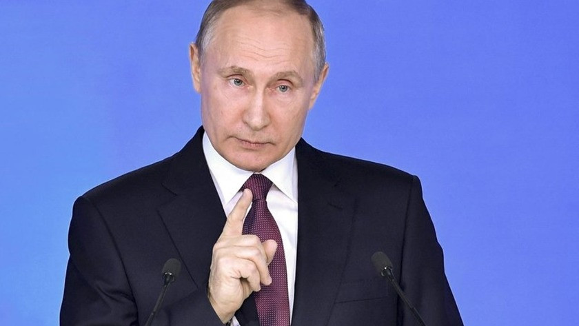 Putin, yeni anayasa çalışma grubuyla toplantı yaptı