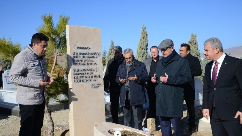 Halk Ozanı Muharrem Ertaş, 35. ölüm yıl dönümünde anılıyor