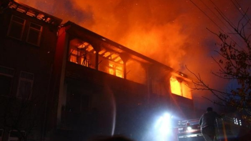 Tokat'ta yangın sırayla 3 evi yaktı
