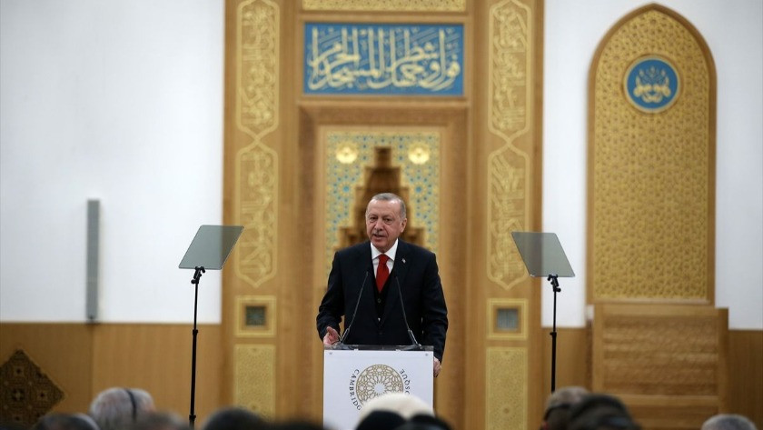 Cumhurbaşkanı Erdoğan'dan Cambridge Camisi'inde Kur'an Kerim tilaveti