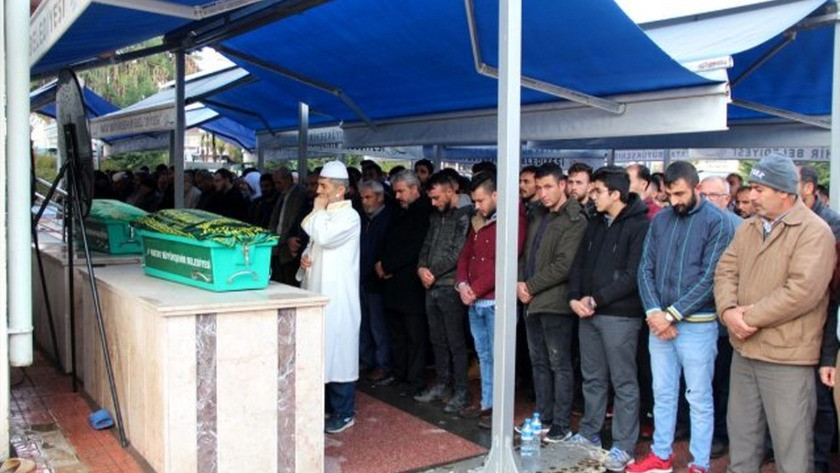 Kayseri'deki yangında ölen iki kardeş, Hatay'da toprağa verildi