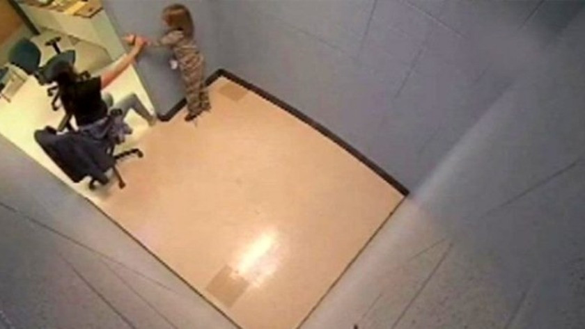 Dünyayı ayağa kaldıran görüntü ! 7 yaşındaki çocuğa hücrede işkence