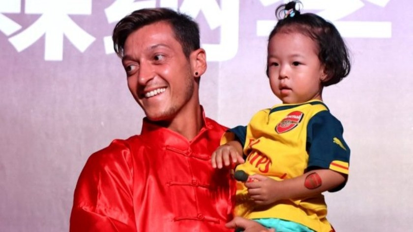 Çin Dışişleri Bakanlığı'ndan Mesut Özil'e davet