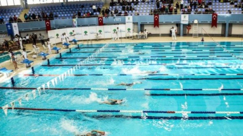 SANKO Okulları yüzücüleri Gaziantep'te Kurtuluş Kupası için yüzdü