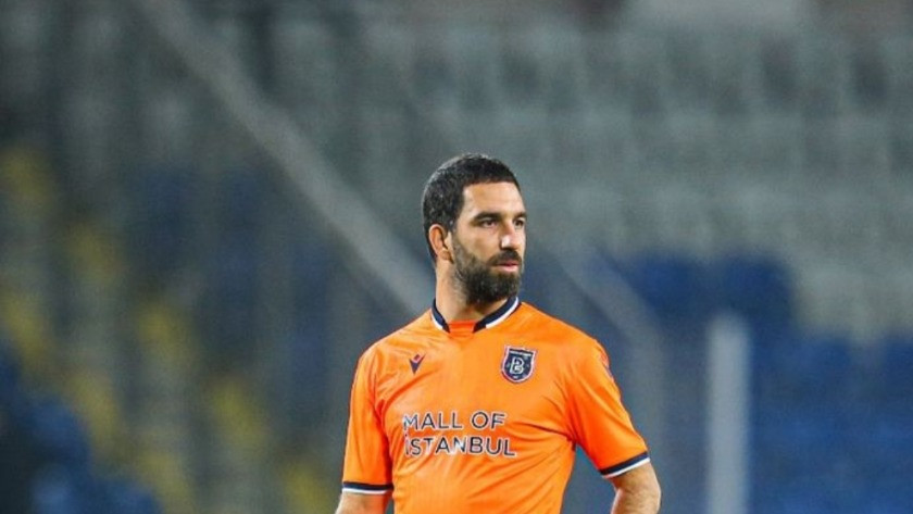 Arda Turan Başakşehir'den resmen ayrıldı