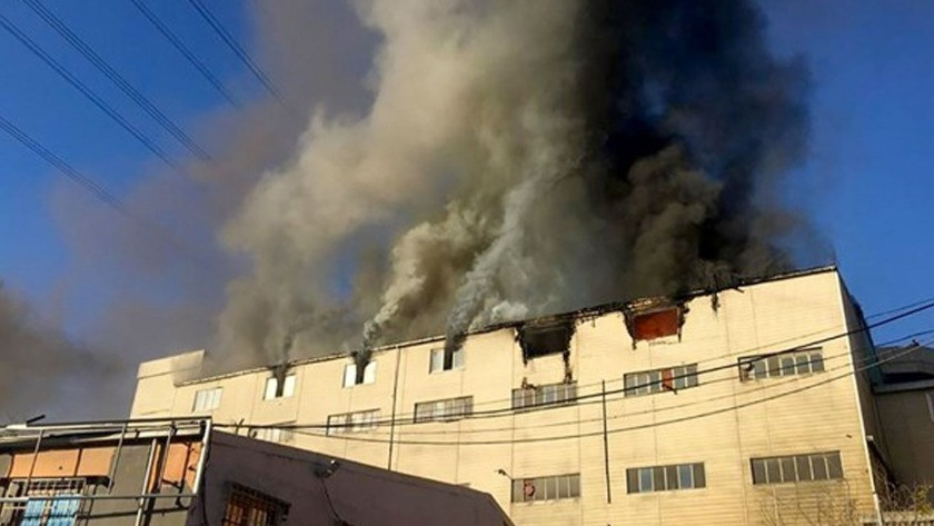 Başakşehir’de bir tekstil atölyesinin çatı katında yangın çıktı