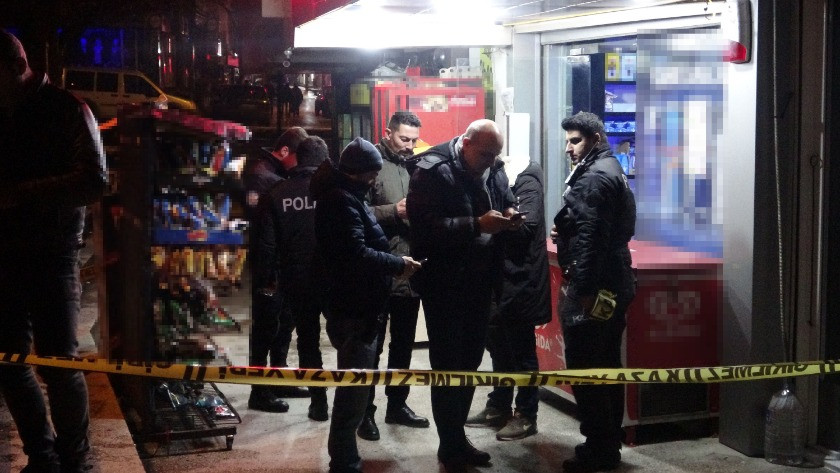 Bursa'da kasiyere silah çeken soyguncu 3 bin TL'yi alıp, kaçtı