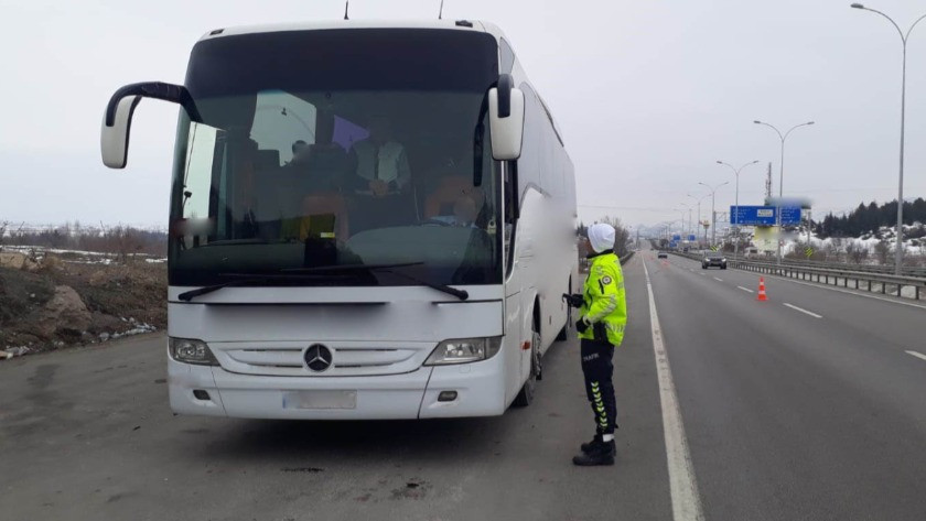 Şehirler arası yolcu taşıyan 351 otobüs trafikten men edildi