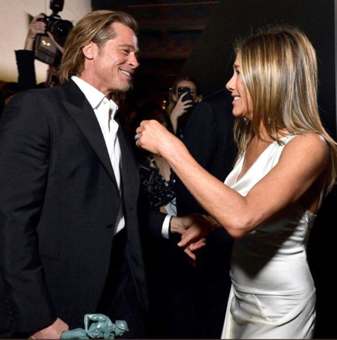 Jennifer Aniston ve eski eşi Brad Pitt, Sahne arkasında fena yakalandı - Sayfa 1