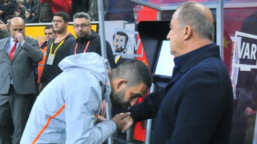 Arda Turan Galatasaray camiasını ikiye böldü
