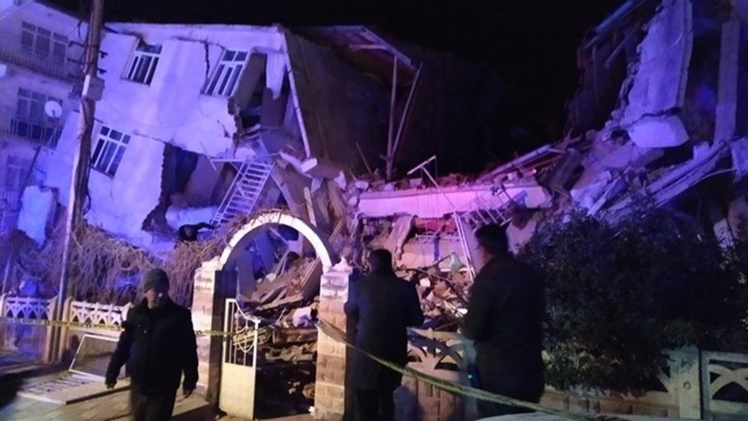 Elazığ'da 6,8 büyüklüğünde deprem: 20 kişi hayatını kaybetti