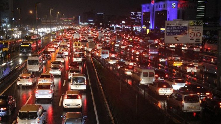 İstanbul’da trafik durma noktasına geldi !