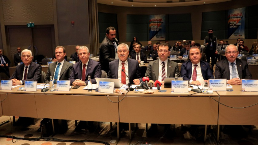 CHP'li başkanlar Adana'da buluştu