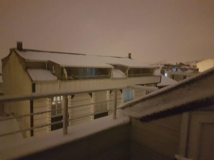 Kar yağışı etkili oldu, İstanbul beyaza büründü ! Seferler iptal oldu - Sayfa 2