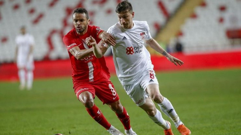 Sivasspor  - Antalyaspor maçın sonucu : 1-1 maçın özeti ve goller
