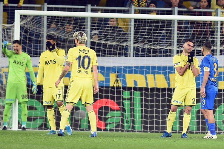 Fenerbahçe'de hayal kırıklığı! Ersun Yanal'ı yakan iki oyuncu... - Sayfa 1