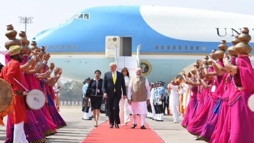 Trump ilk resmi ziyareti için Hindistan'da!