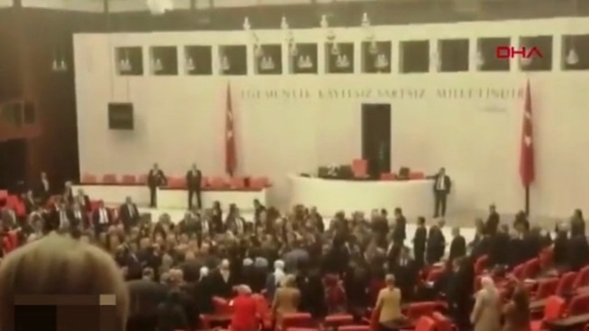AK Parti ve CHP'li vekiller mecliste birbirine girdi! İŞTE O ANLAR !