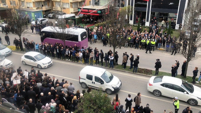 CHP önünde gerginlik çıktı