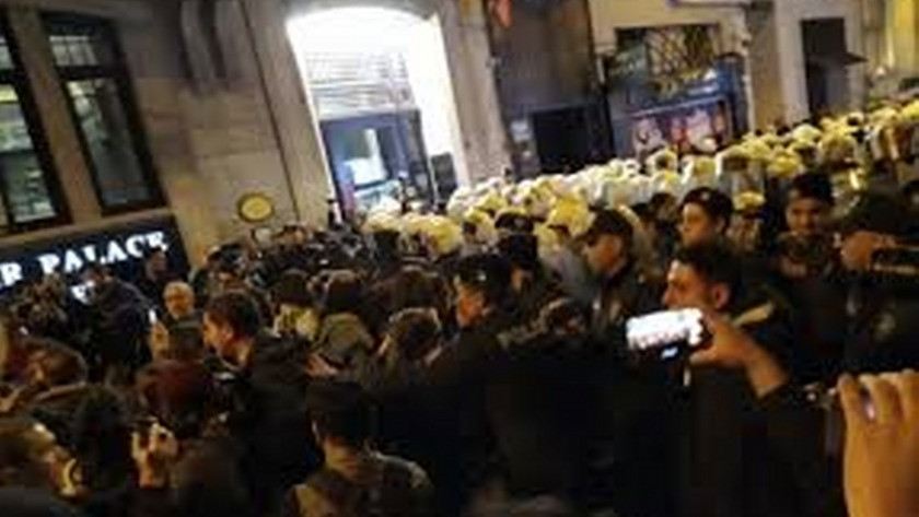 İstiklal Caddesi 8 Mart'ta kadınlara yine kapatıldı !