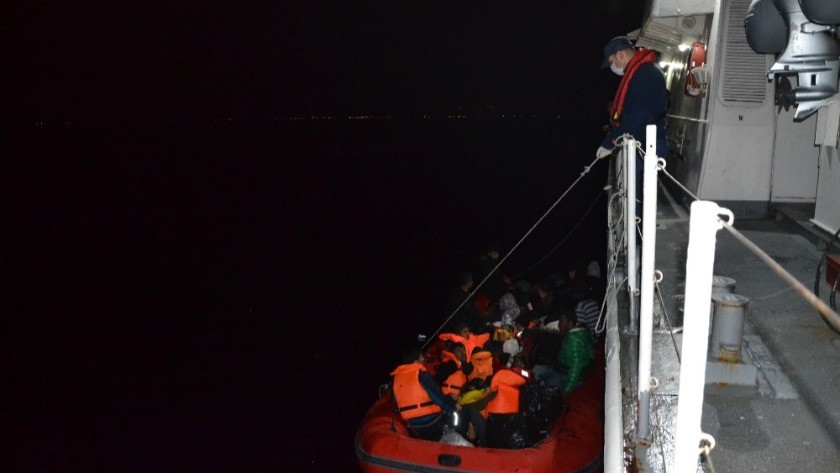Midilli’den geri gönderilen göçmenleri sahil güvenlik kurtardı