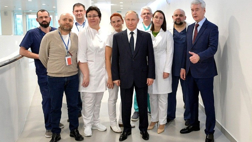 Koronavirüs Putin'i korkutmadı