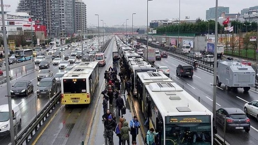 İstanbullular yasaklara uydu! Toplu ulaşım yaklaşık yüzde 88 düştü