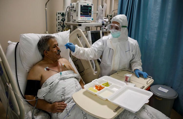 Reuters hastaneden görüntüledi! İşte İstanbul’da sağlık çalışanlarının koronavirüsüyle mücadelesi - Sayfa 4