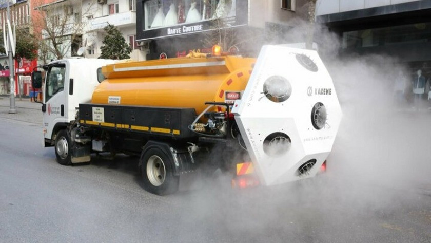İstanbul sokaklarında mikronsis araçları temizlik yapıyor