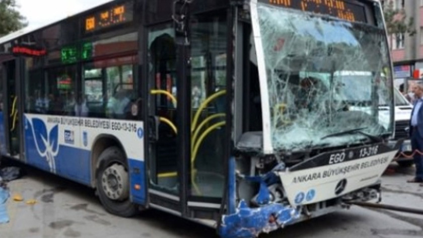 Ankara'da feci kaza: TIR ile otobüs çarpıştı