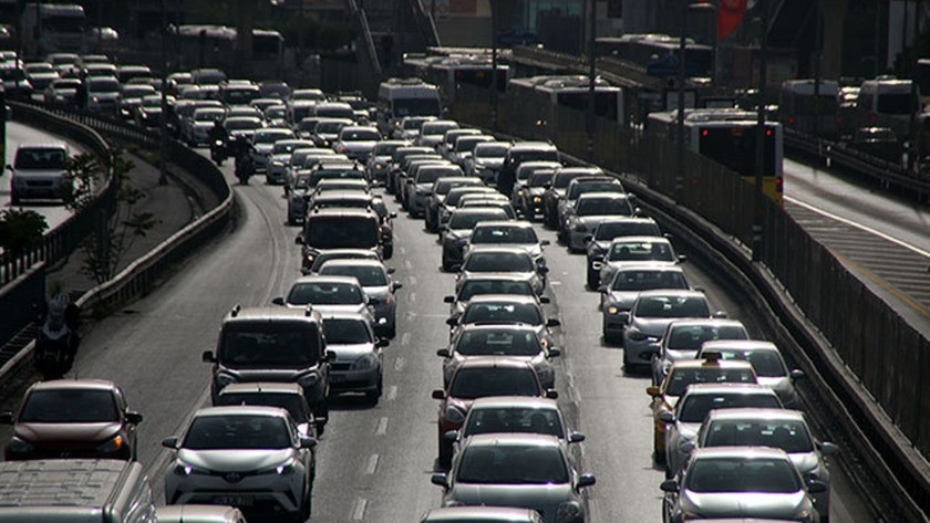 İstanbul'da trafik yoğunluğunda artış gözlemlendi