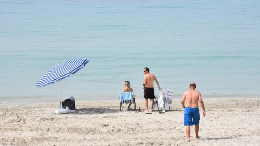 Sıcaklar artınca İzmir'de plajlar dolmaya başladı