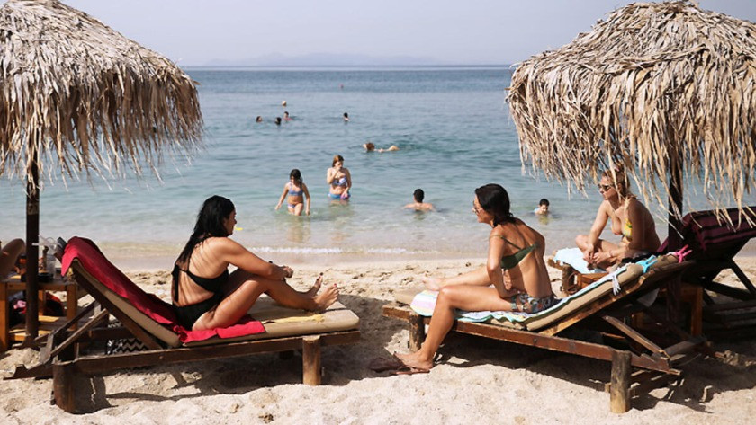 Yunanistan'da normalleşme kapsamında plajlar açıldı!