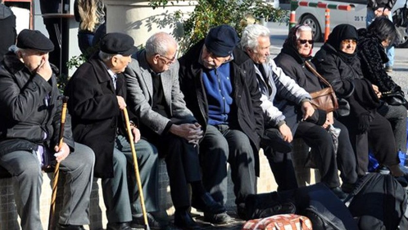 65 yaş üstü vatandaşların sokağa çıkma saatleri değişti