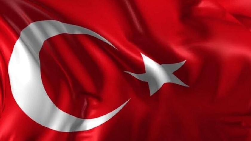 Türkiye saat 19.19'da balkonlarından 19 Mayıs'ı kutladı
