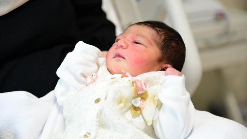 Başakşehir Çam ve Sakura Hastanesi’nde ilk bebek doğdu!