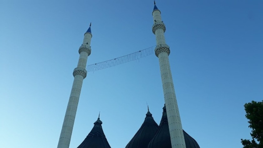 Boş kalan camilerin minarelerinden Bayramda tekbir sesleri yükseldi