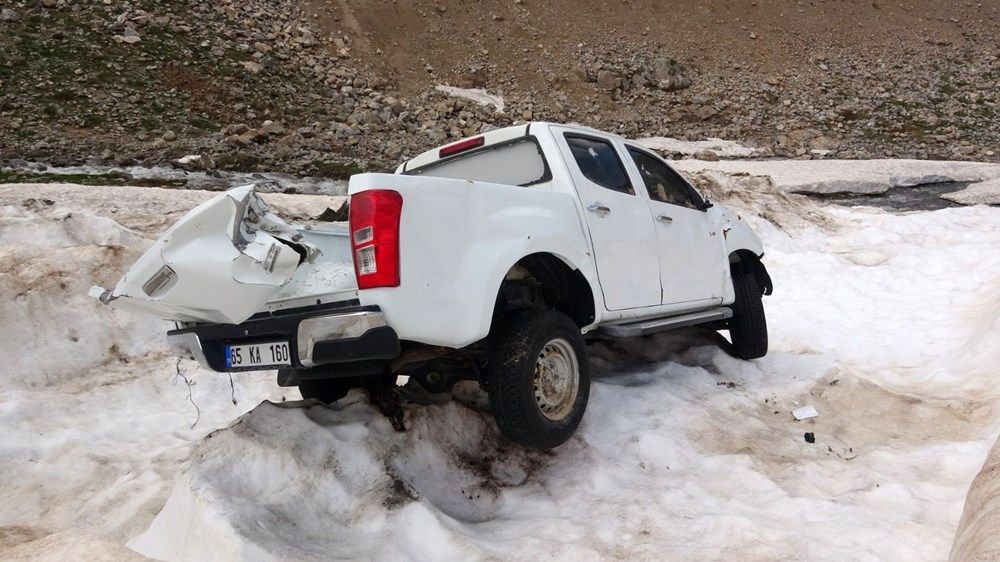 Van'da karlar eridi, çığ altında kalan araçlar ortaya çıktı - Sayfa 3