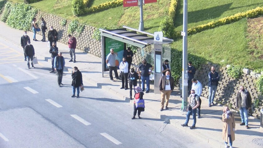 Sokağa çıkma yasağında işe gitmek isteyenler otobüs çilesi yaşadı