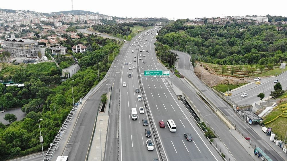 Normalleşme sabahında İstanbul bidiğimiz gibi: Yoğun trafik çilesi başladı! - Sayfa 1