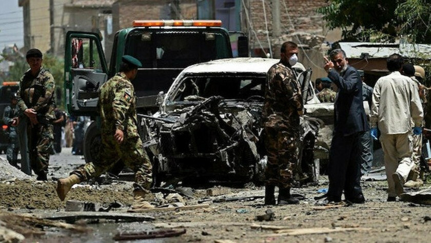 Afganistan'da bombalı saldırıda 11 polis hayatını kaybetti