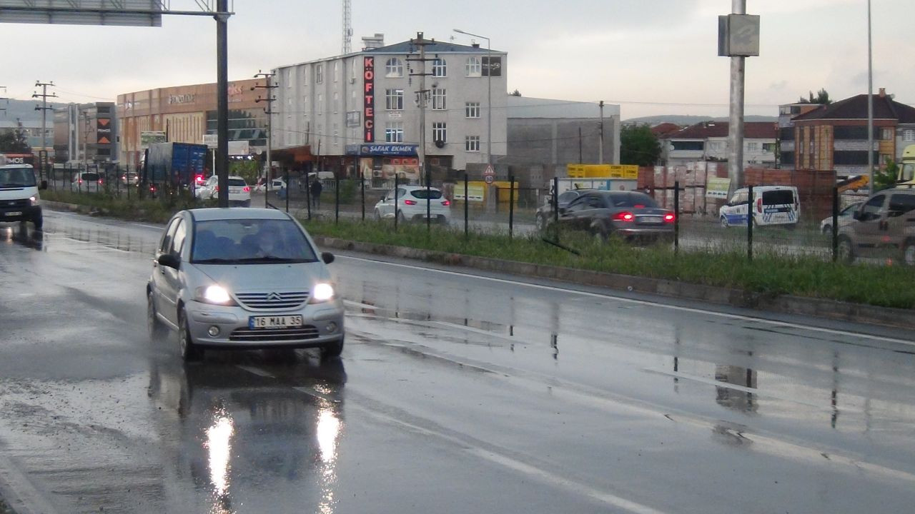 Bursa'da yağmurla birlikte peş peşe uzun araçlı kuyruklar oluştu - Sayfa 4