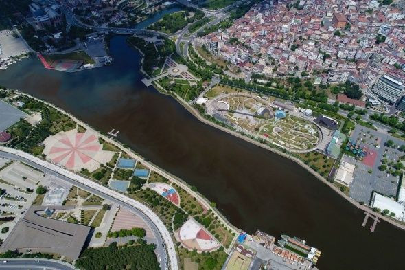 Adeta tabiat parkını andırıyordu,Şimdilerde ise çamura boğuldu! - Sayfa 1