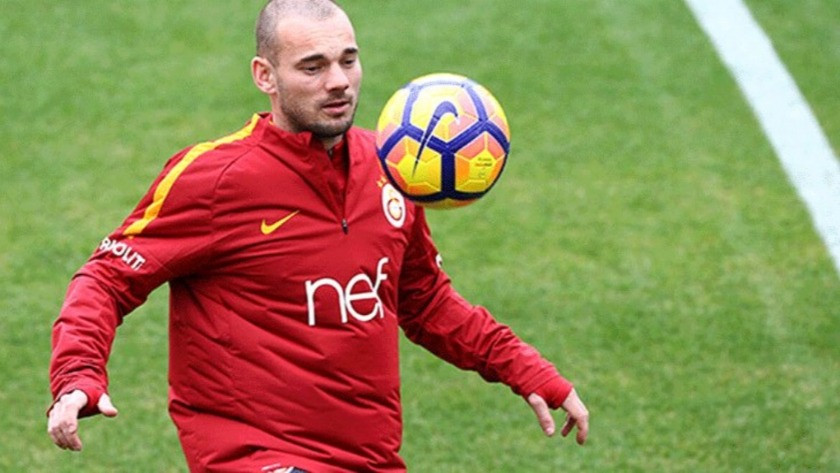 Galatasaraylıları heyecanlandıran gelişme ! Sneijder geri dönüyor !